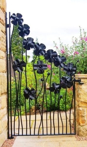 gate_flowers metal